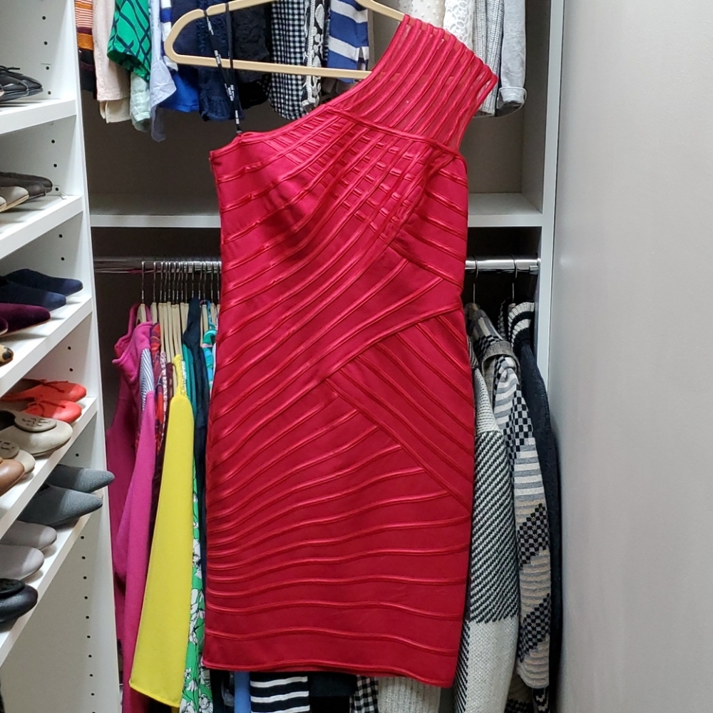 《 Tadashi Shoji 》 NWT One Shoulder Dress